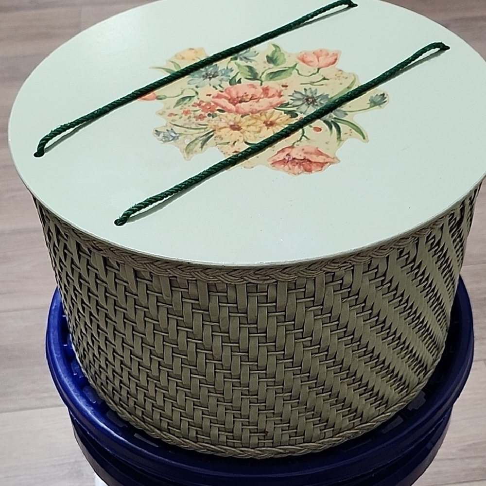 Harvey Barrington ILL Floral Green Woven Basket Sewing Box From The 50s With All